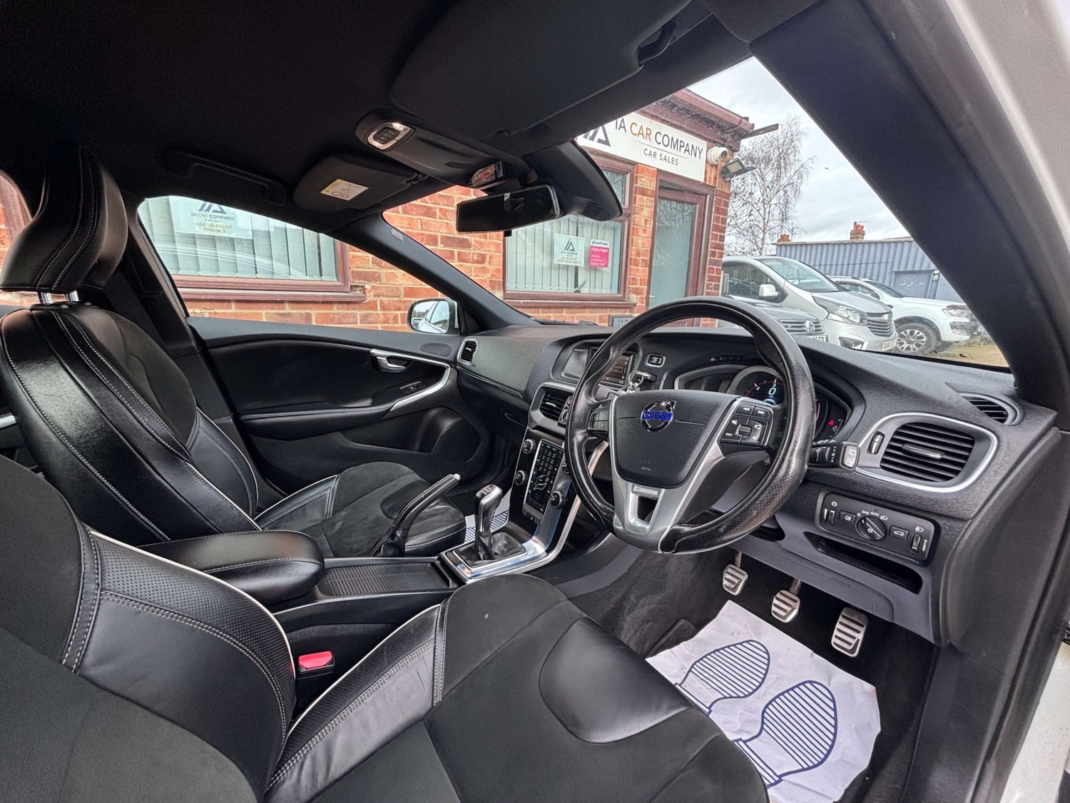 Used Volvo V40 2015 for sale - 77647615: Photo 31