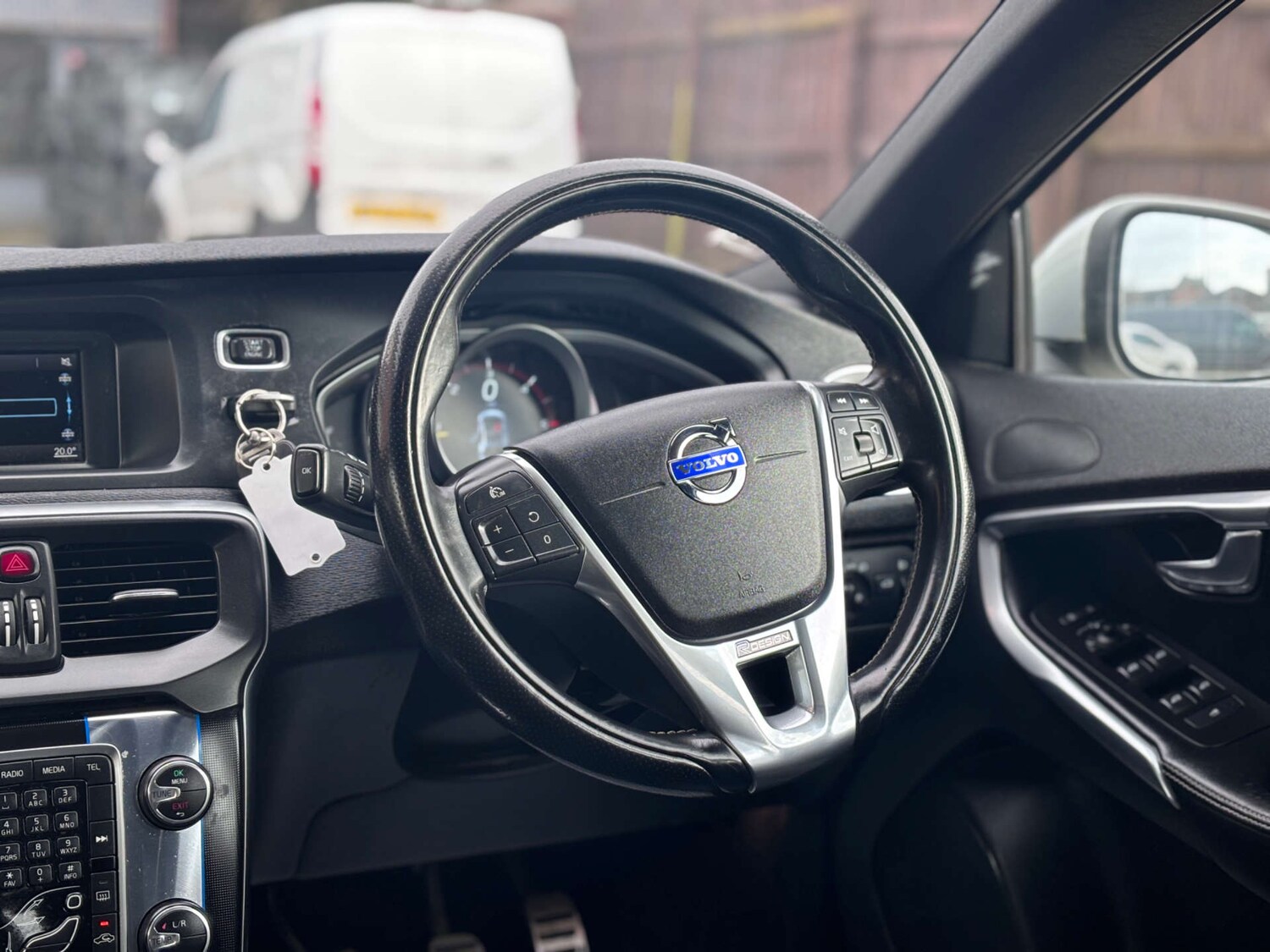 Used Volvo V40 2015 for sale - 77647615: Photo 34