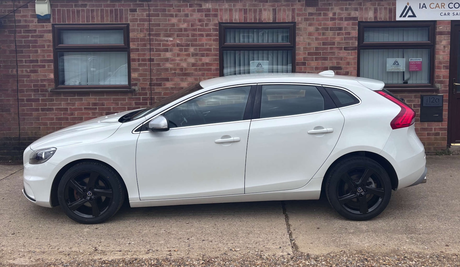 Used Volvo V40 2015 for sale - 77647615: Photo 4