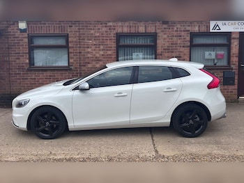 Used Volvo V40 2015 for sale - 77647615: Photo