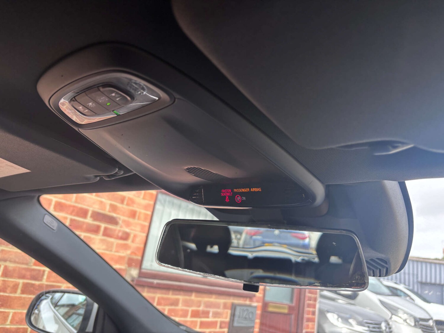 Used Volvo V40 2015 for sale - 77647615: Photo 50