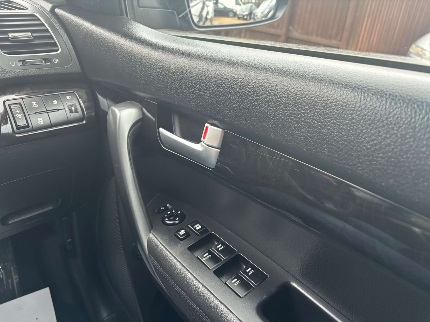 Used Kia Sorento 2014 for sale - 76881600: Photo 52