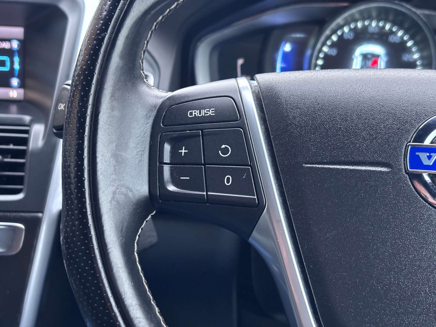 Used Volvo XC60 2014 for sale - 77630703: Photo 52