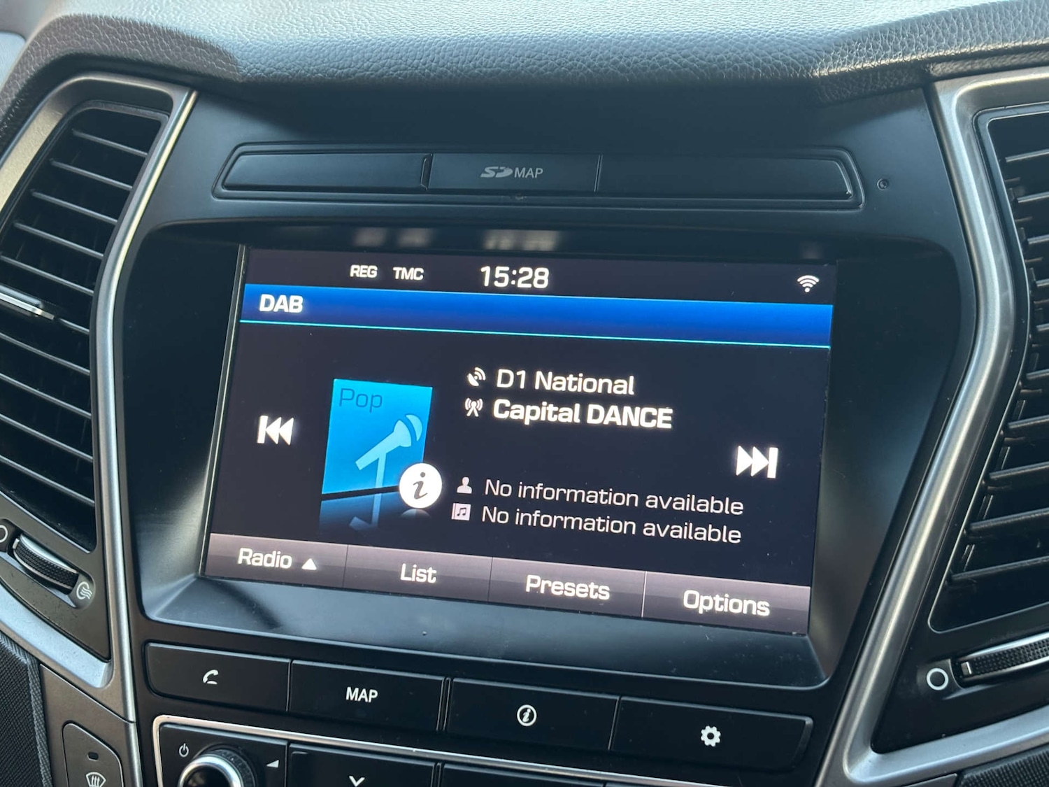 Used Hyundai Santa Fe 2016 for sale - 77235331: Photo 45