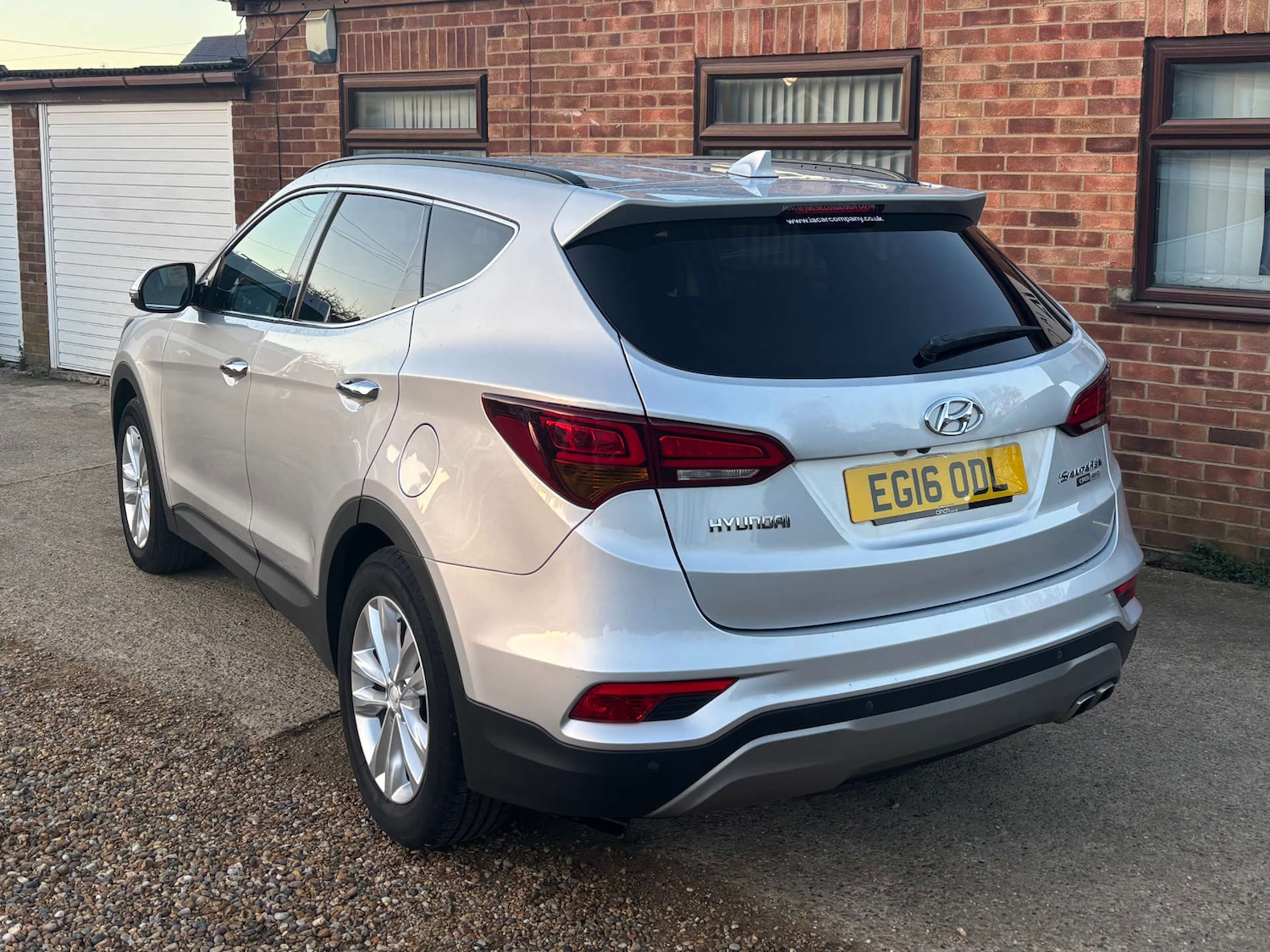 Used Hyundai Santa Fe 2016 for sale - 77235331: Photo 5