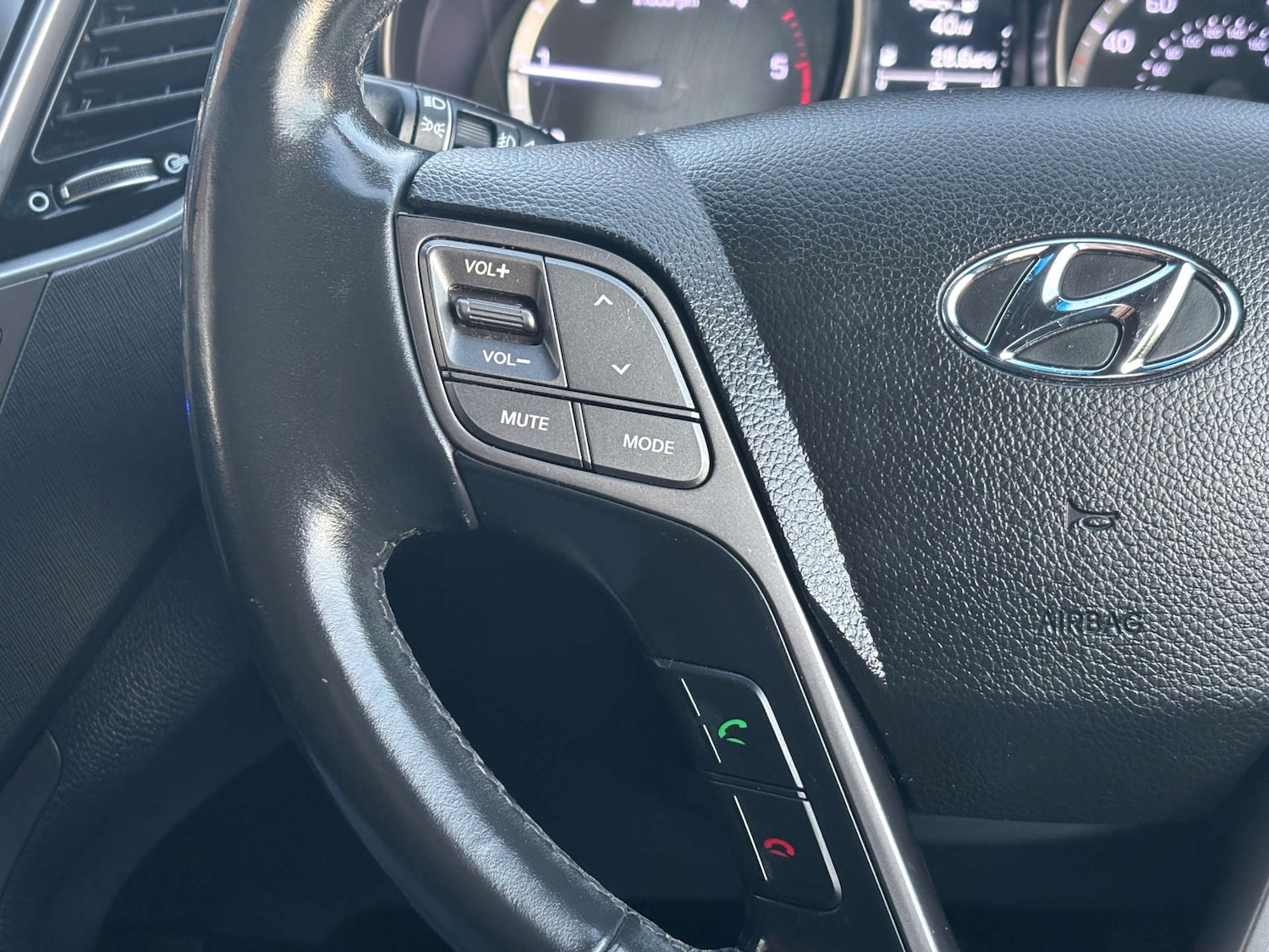 Used Hyundai Santa Fe 2016 for sale - 77235331: Photo 51