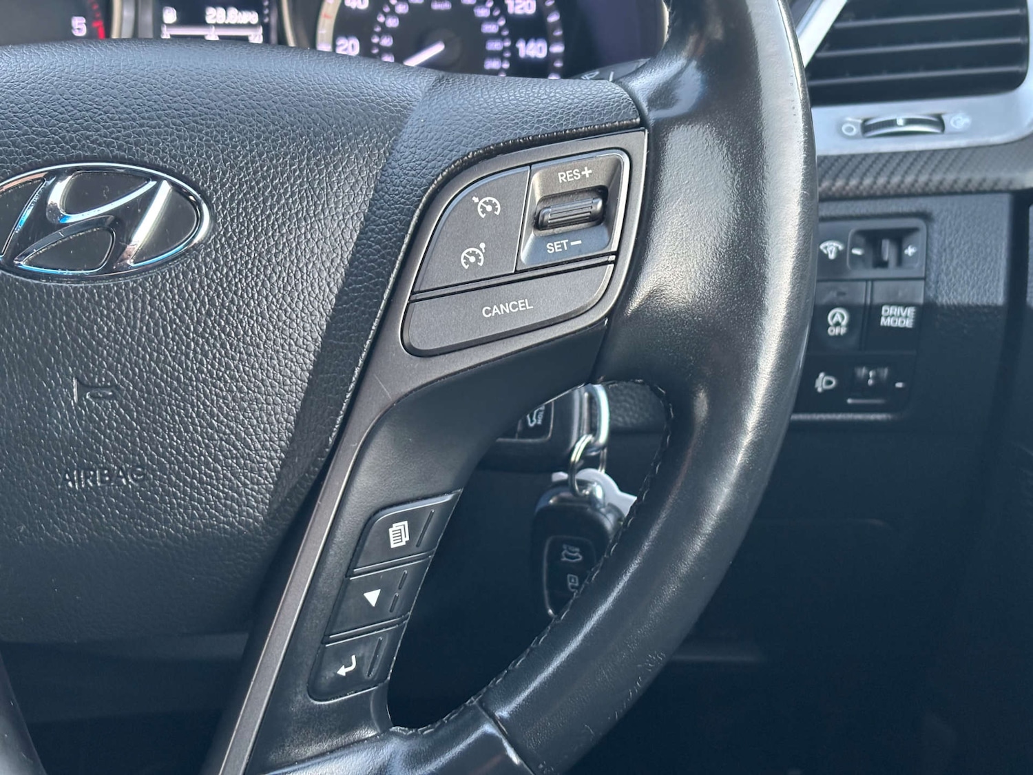 Used Hyundai Santa Fe 2016 for sale - 77235331: Photo 53