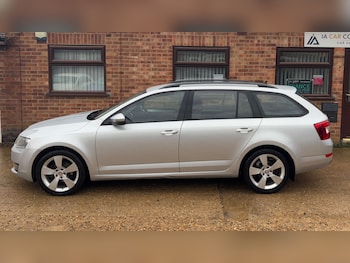 Used Skoda Octavia 2016 for sale - 76737874: Photo