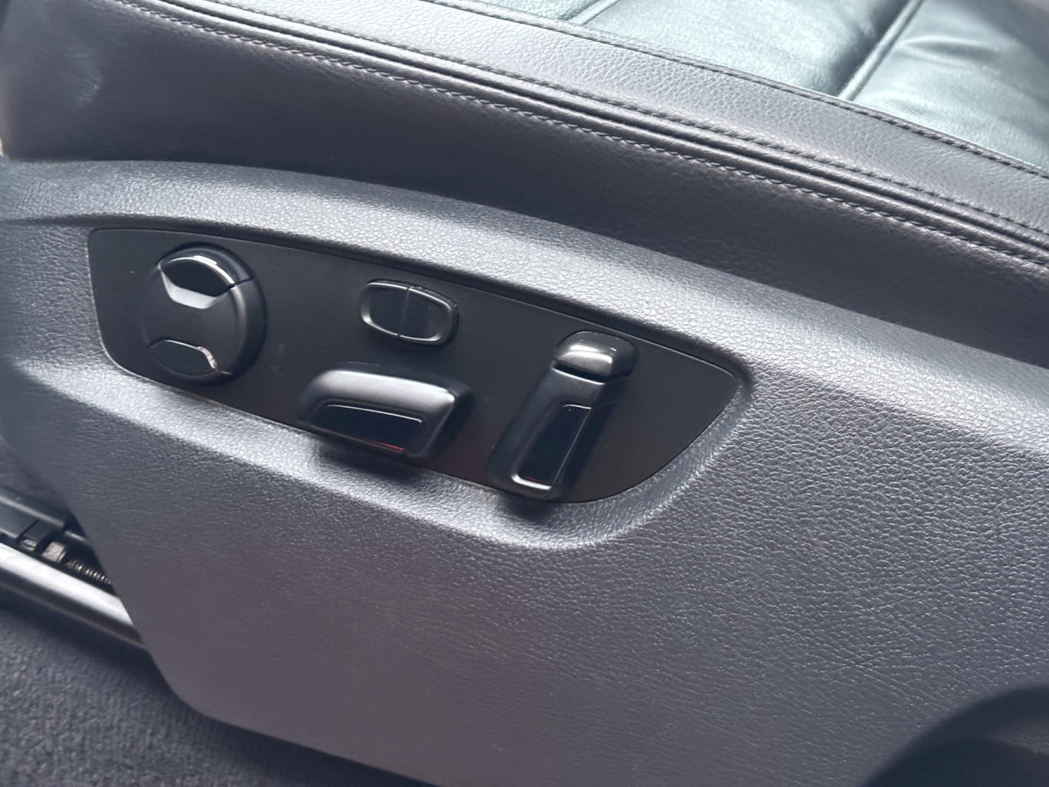 Used Volkswagen Touareg 2016 for sale - 77556761: Photo 34