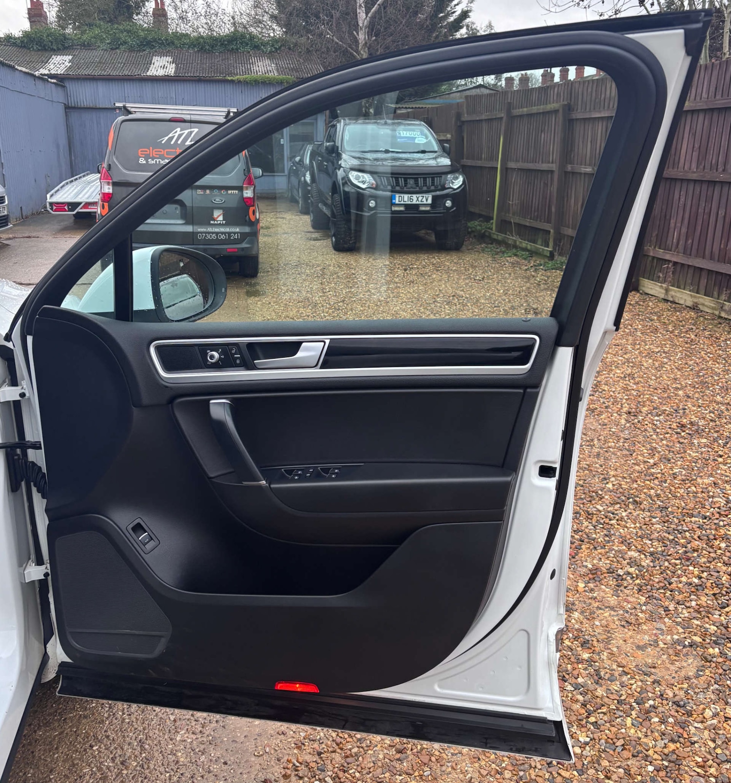 Used Volkswagen Touareg 2016 for sale - 77556761: Photo 41