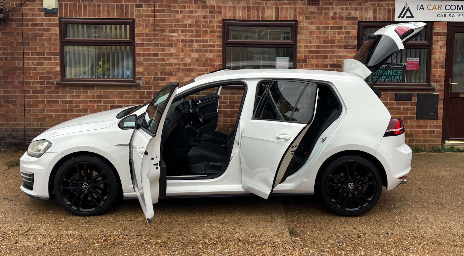 Used Volkswagen Golf 2014 for sale - 76681856: Photo 12