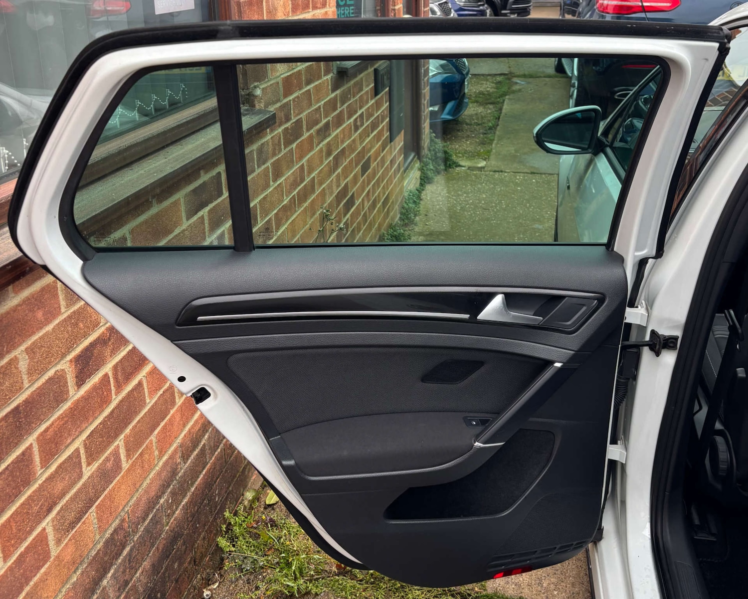 Used Volkswagen Golf 2014 for sale - 76681856: Photo 33