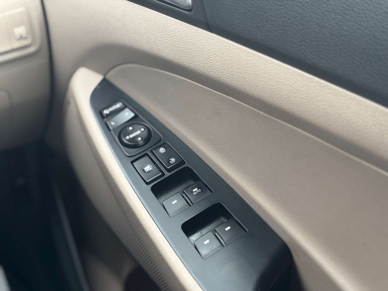 Used Hyundai TUCSON 2017 for sale - 76681848: Photo 59