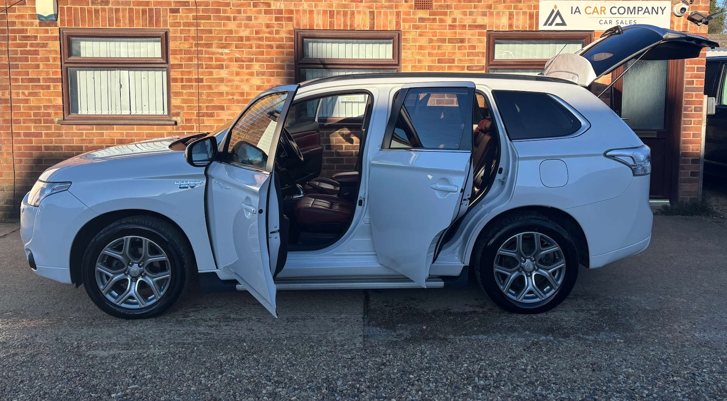 Used Mitsubishi Outlander 2015 for sale - 77170336: Photo 11