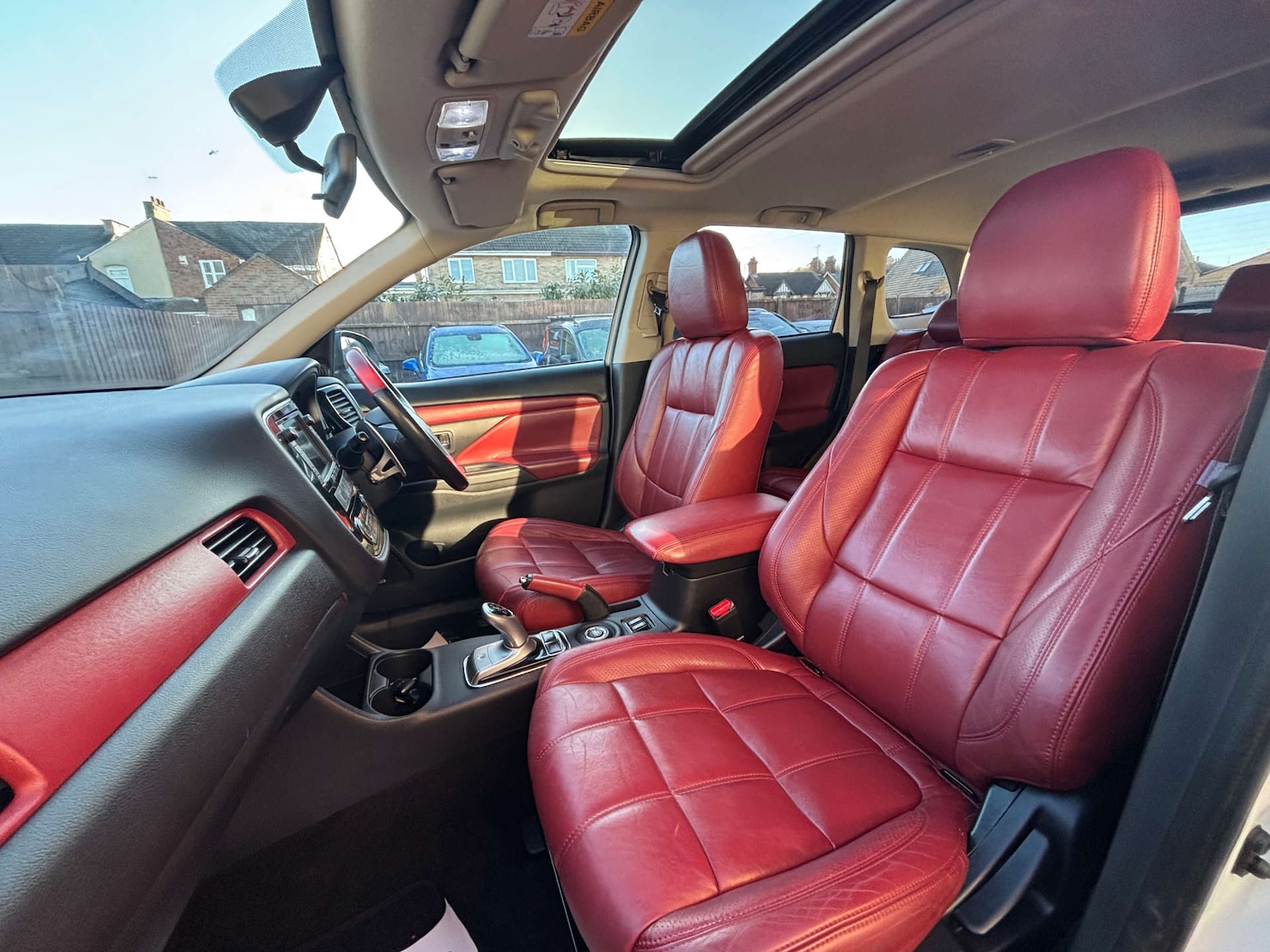 Used Mitsubishi Outlander 2015 for sale - 77170336: Photo 2