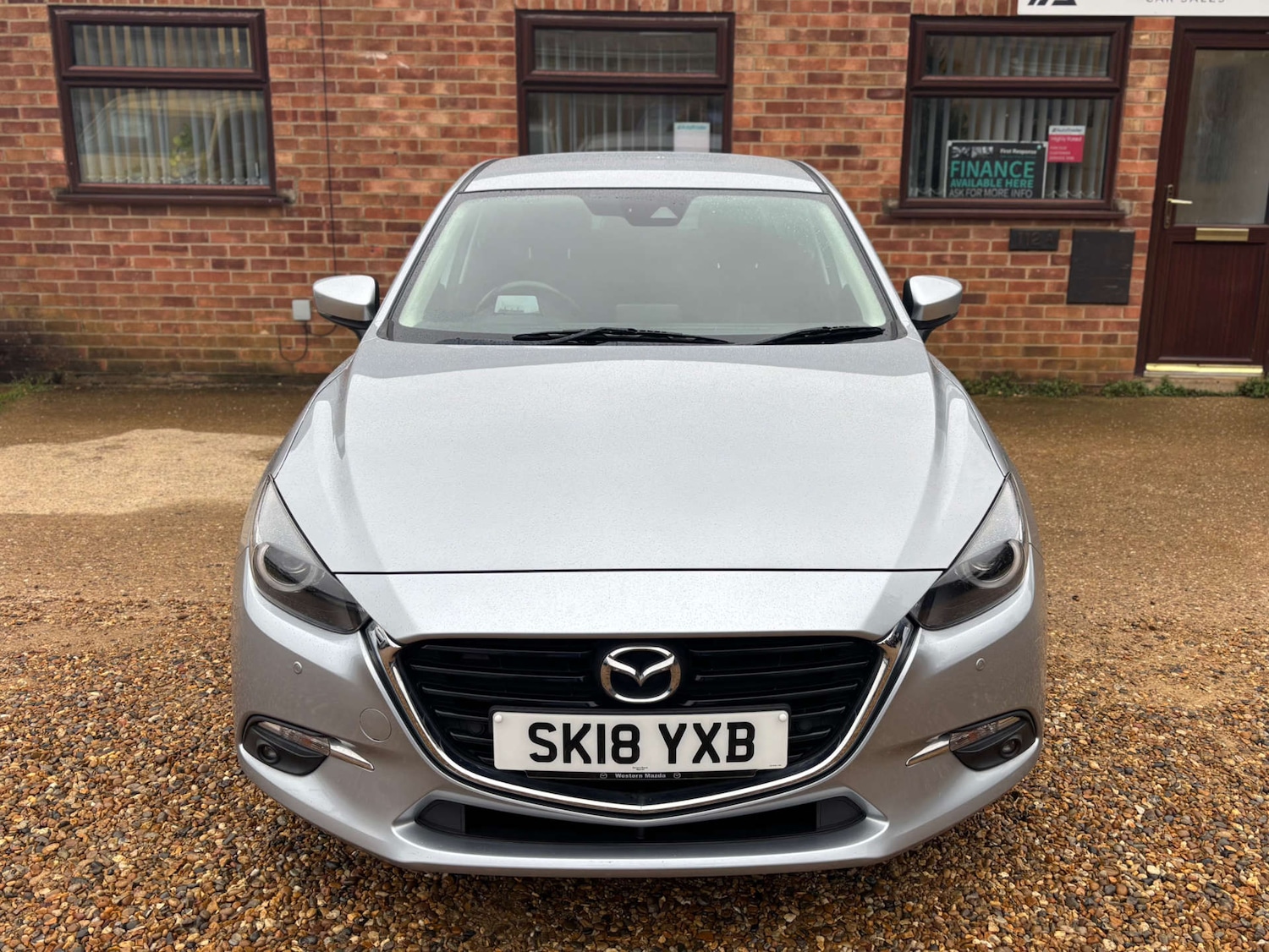 Used Mazda Mazda3 2018 for sale - 76681840: Photo 2