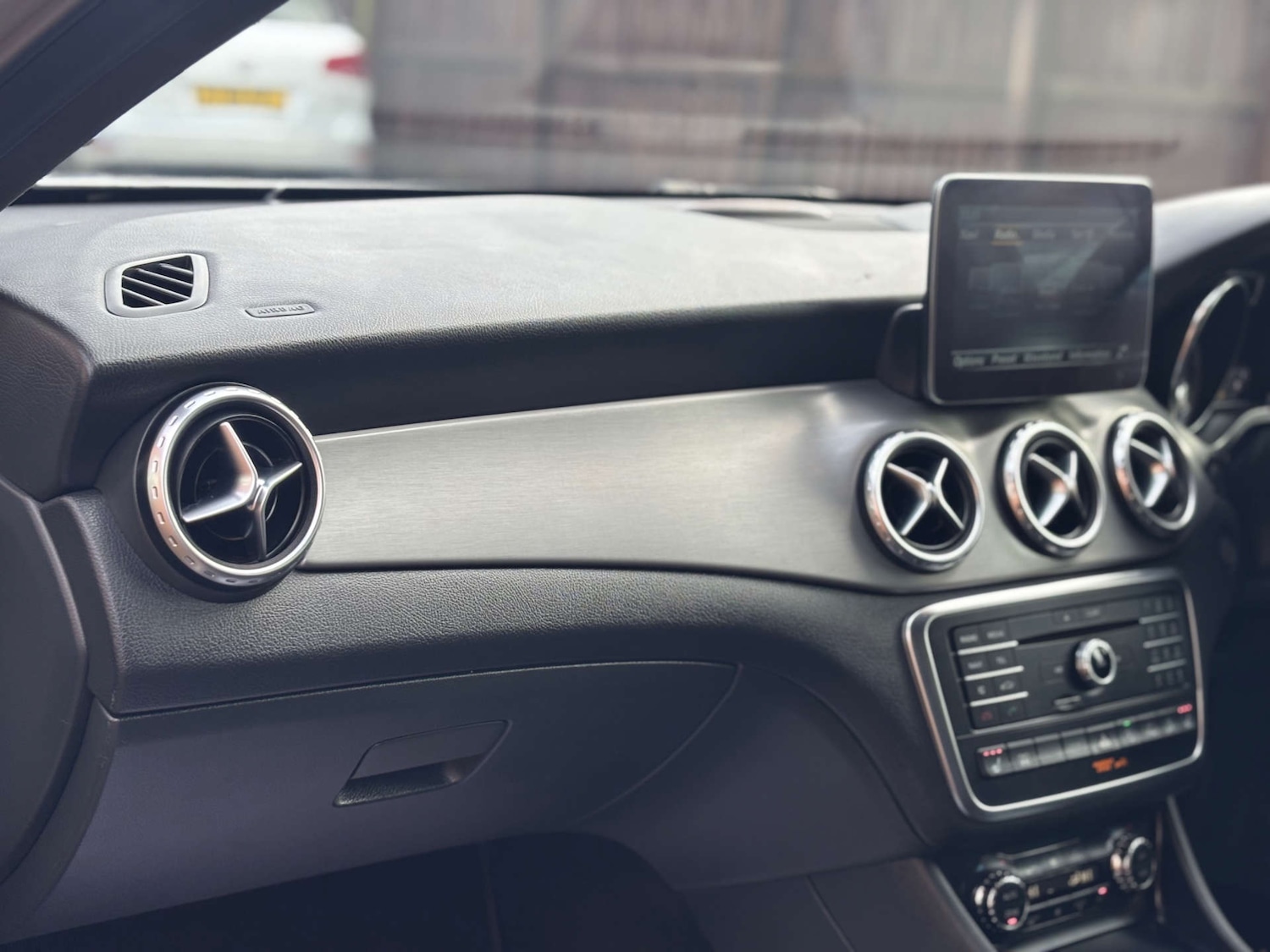 Used Mercedes-Benz GLA 2016 for sale - 77107215: Photo 40