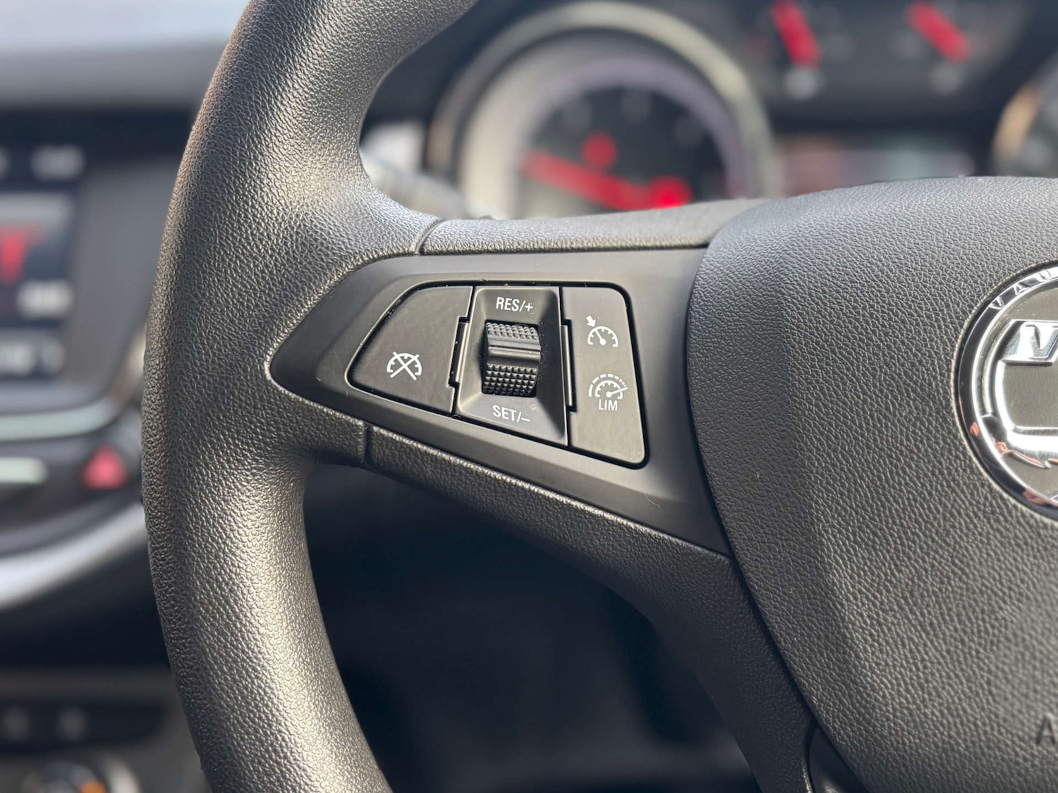 Used Vauxhall Astra 2018 for sale - 77065411: Photo 44