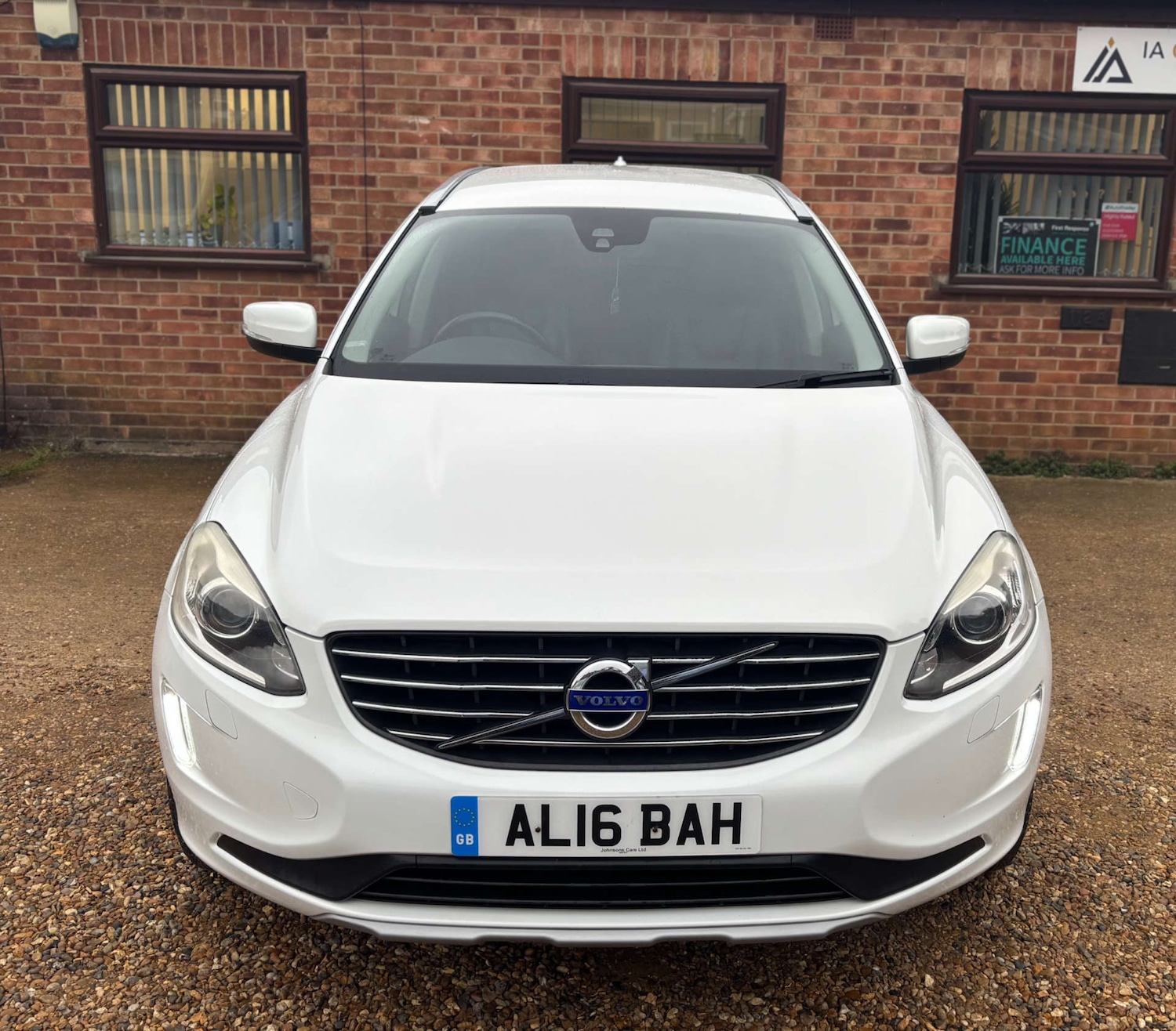 Used Volvo XC60 2016 for sale - 76681857: Photo 2