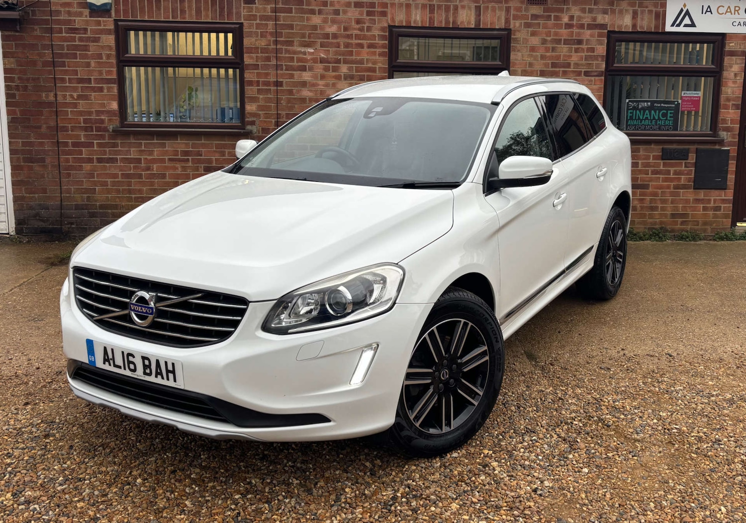 Used Volvo XC60 2016 for sale - 76681857: Photo 3