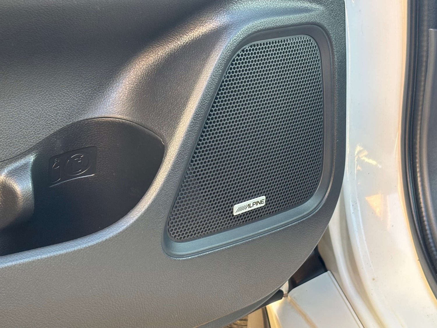 Used Mitsubishi Outlander 2015 for sale - 77406072: Photo 37