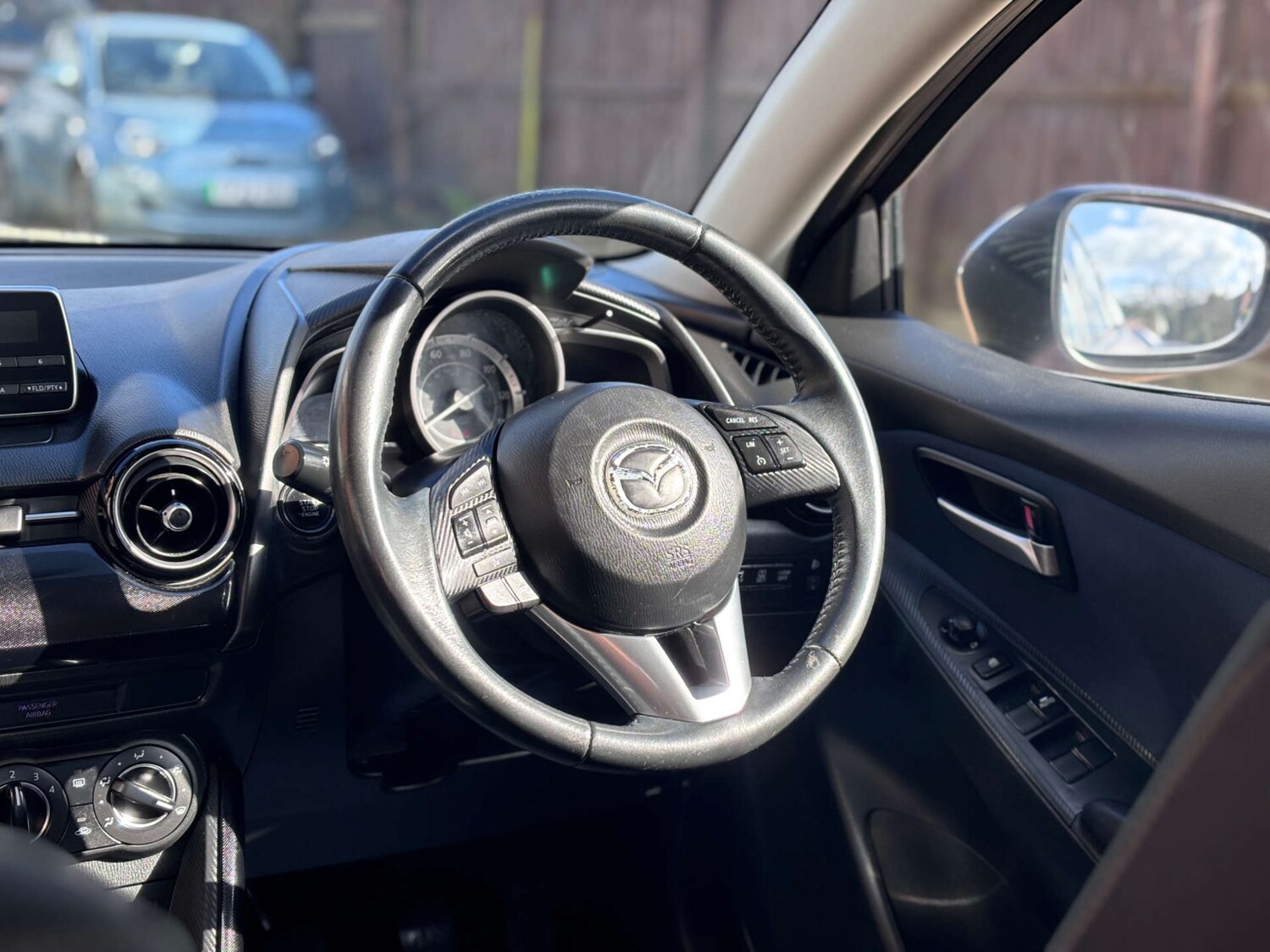 Used Mazda Mazda2 2016 for sale - 77847498: Photo 38