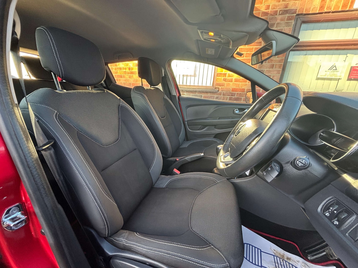 Used Renault Clio 2016 for sale - 77094966: Photo 34