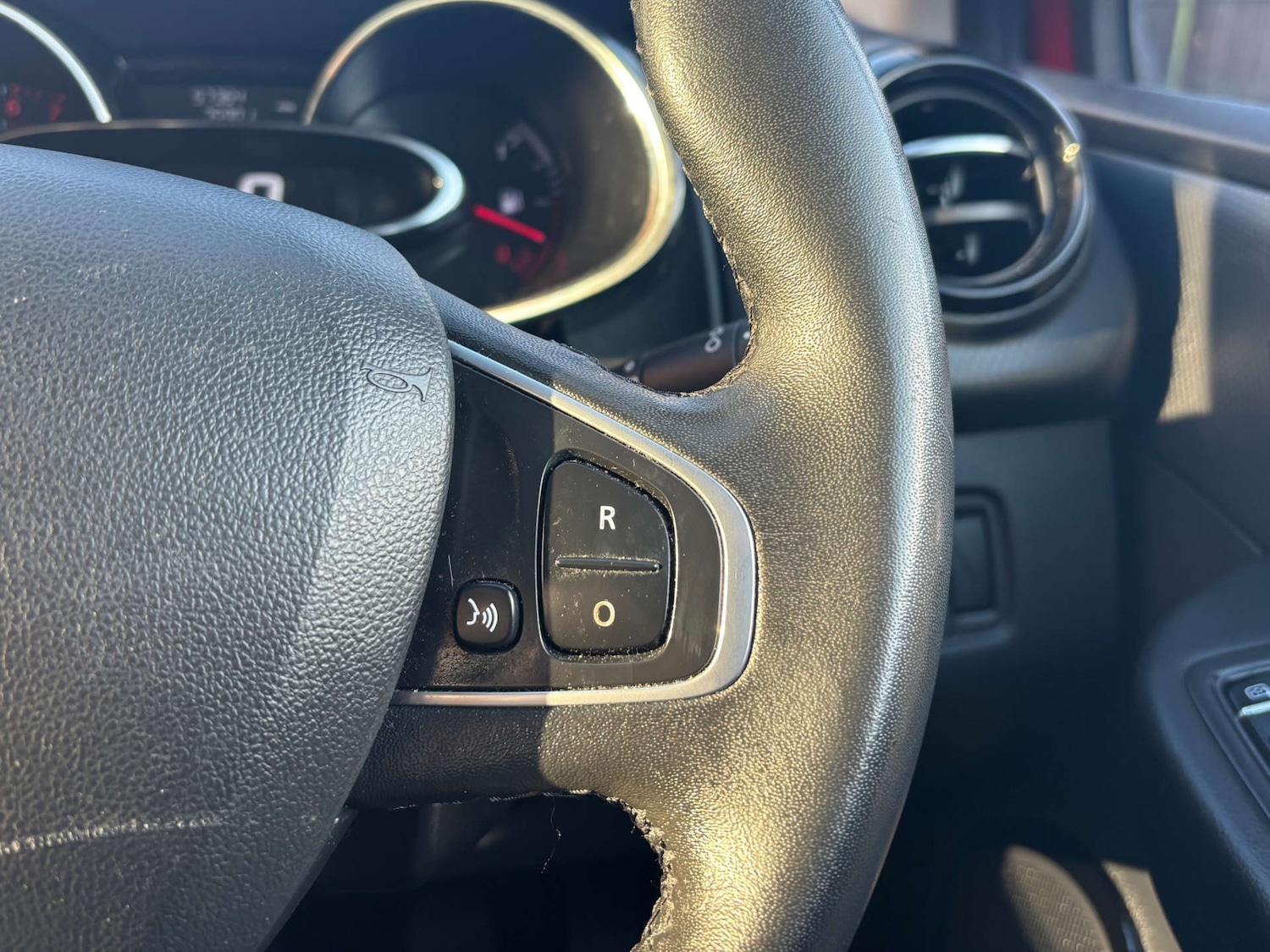 Used Renault Clio 2016 for sale - 77094966: Photo 47