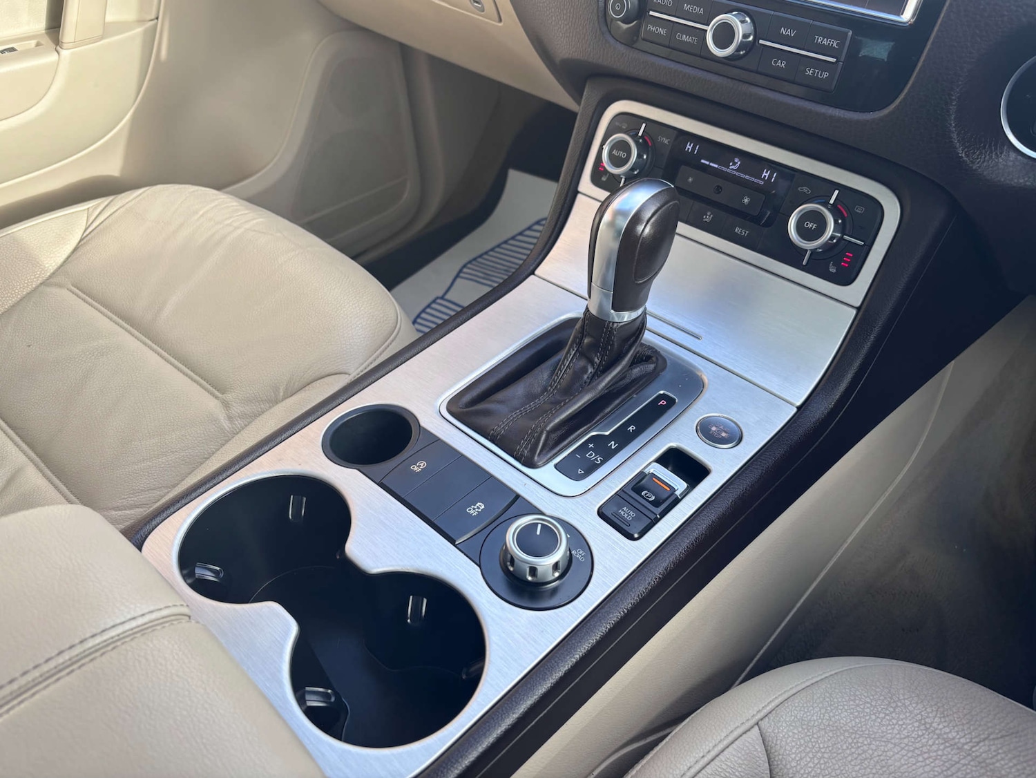 Used Volkswagen Touareg 2014 for sale - 77236262: Photo 49