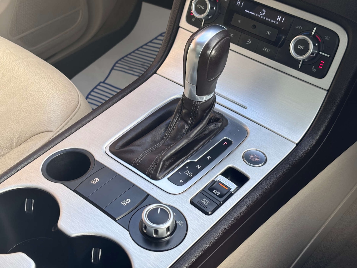 Used Volkswagen Touareg 2014 for sale - 77236262: Photo 50