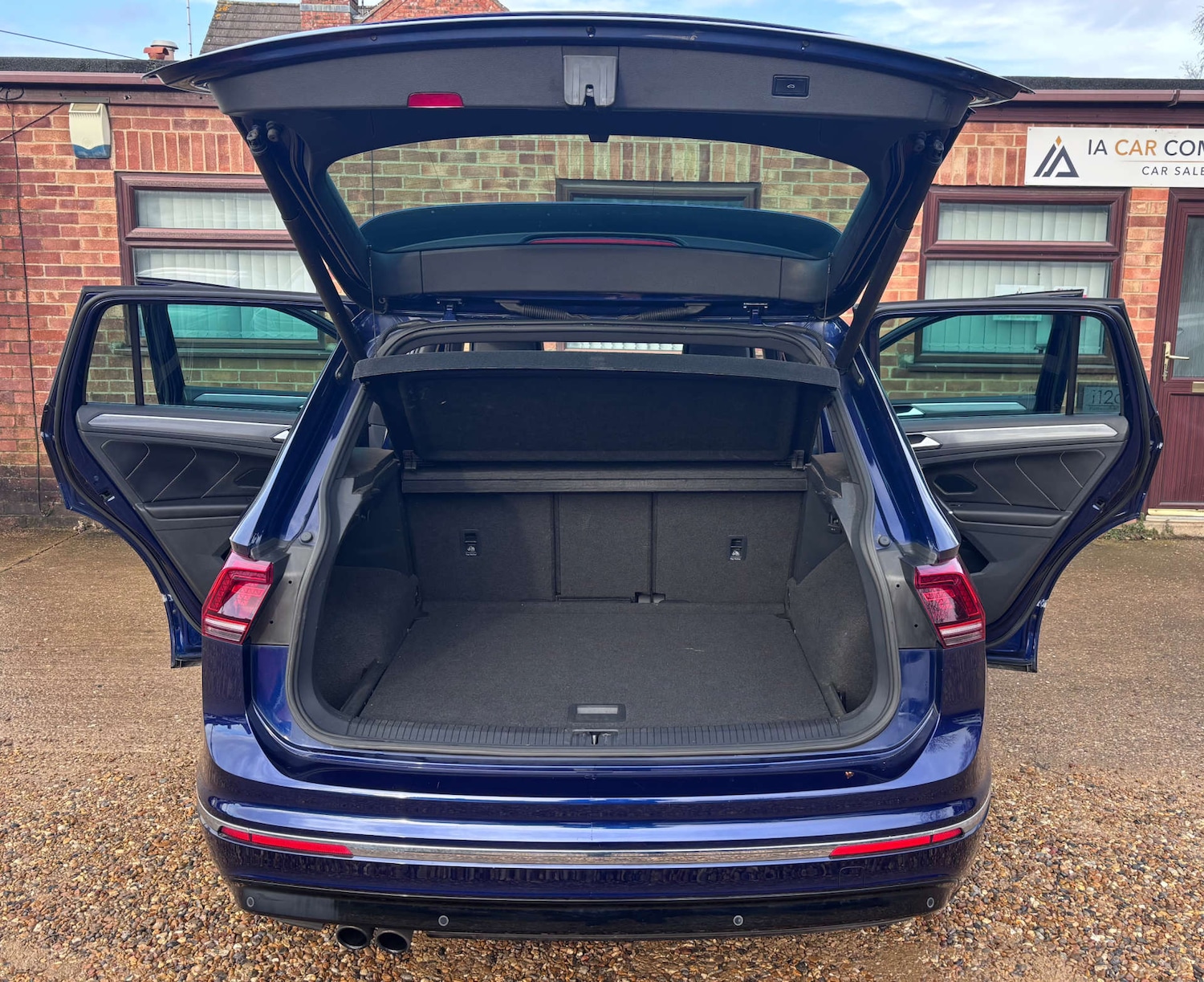 Used Volkswagen Tiguan 2017 for sale - 77198043: Photo 10