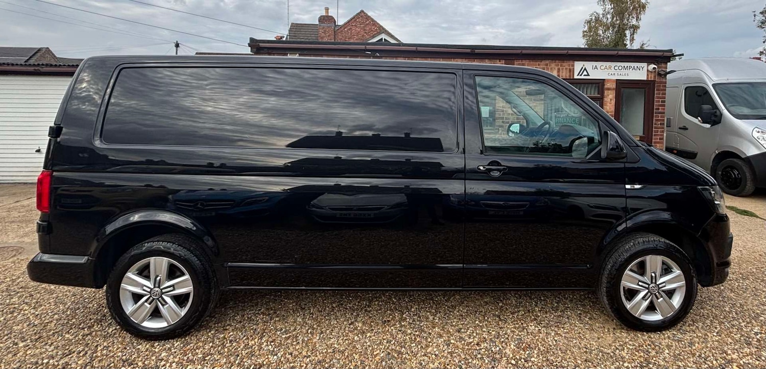 Used Volkswagen Transporter 2017 for sale - 77313708: Photo 2