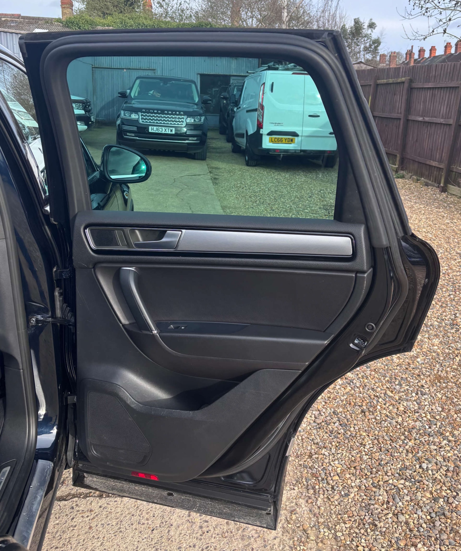 Used Volkswagen Touareg 2014 for sale - 77881401: Photo 28