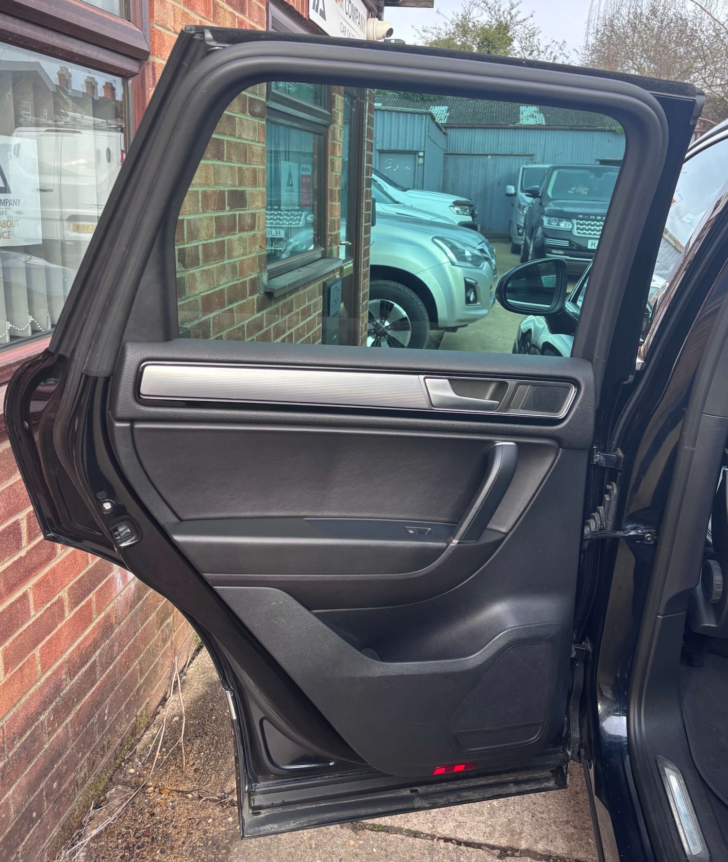 Used Volkswagen Touareg 2014 for sale - 77881401: Photo 31