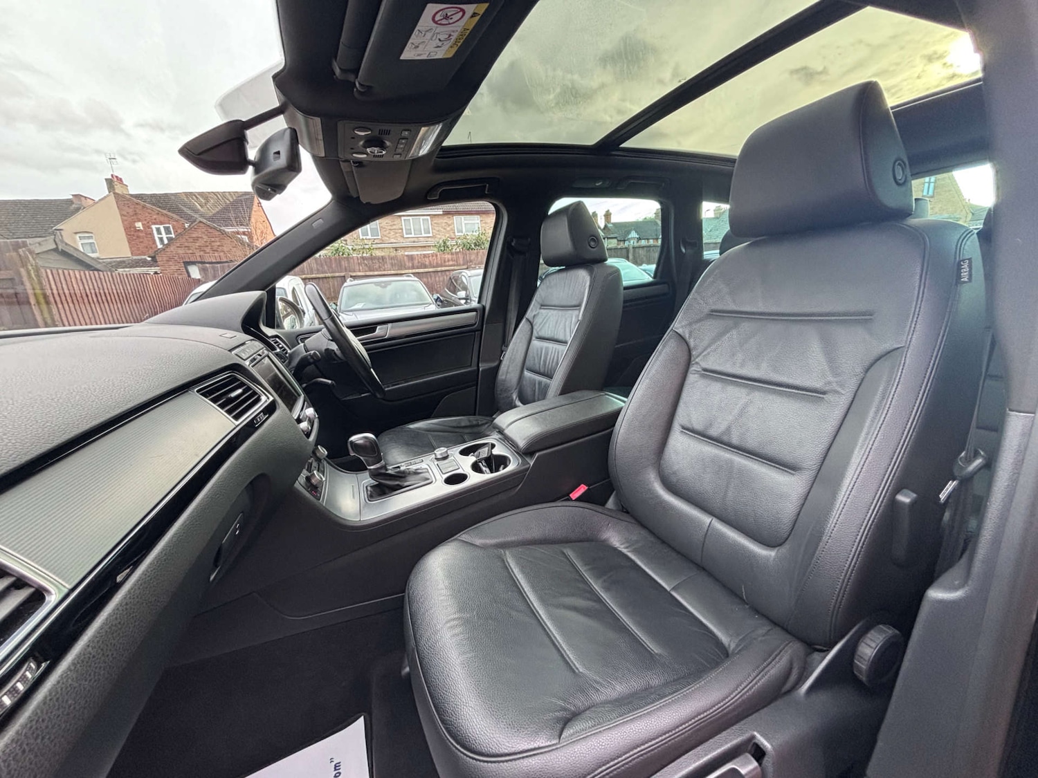 Used Volkswagen Touareg 2014 for sale - 77881401: Photo 32