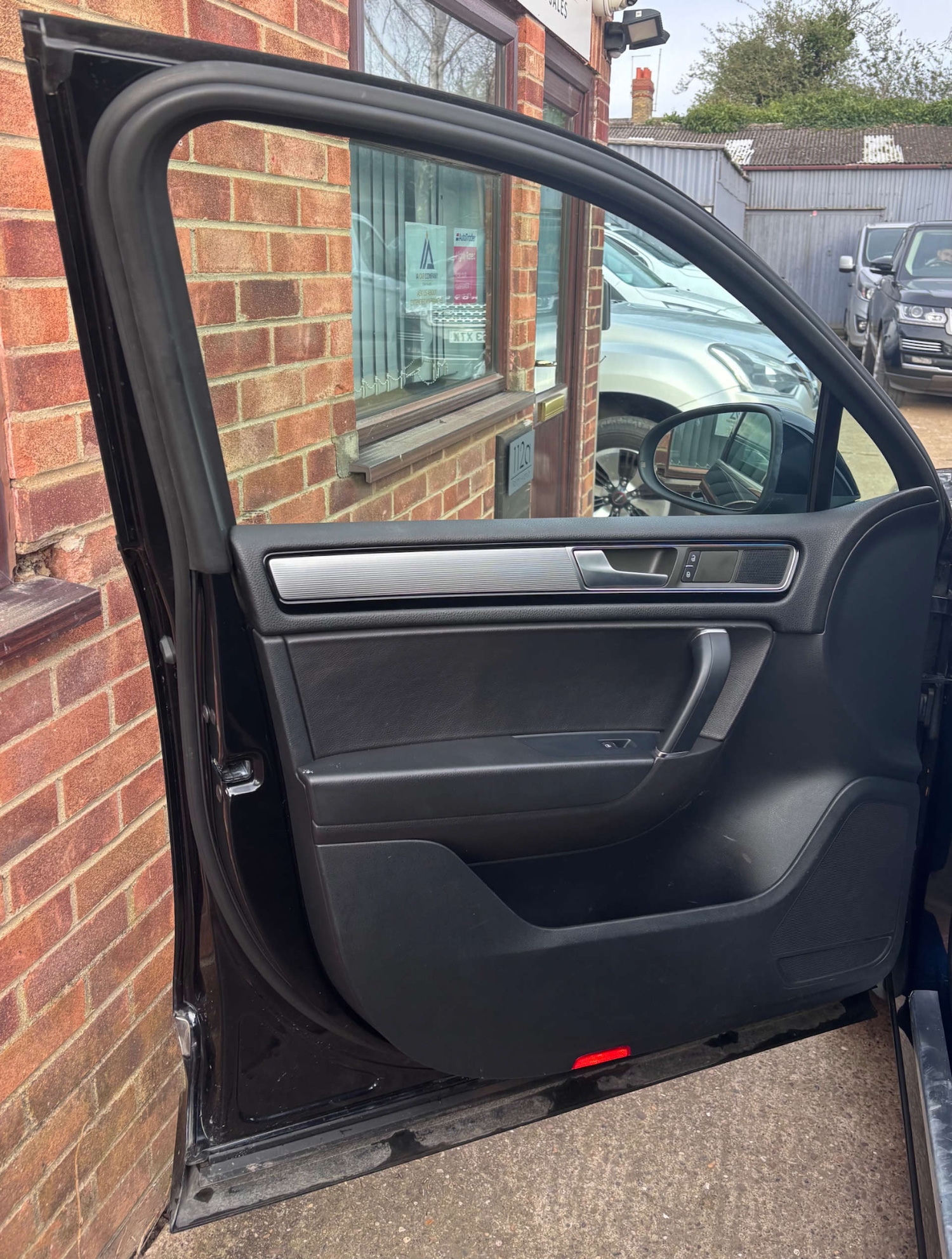 Used Volkswagen Touareg 2014 for sale - 77881401: Photo 35