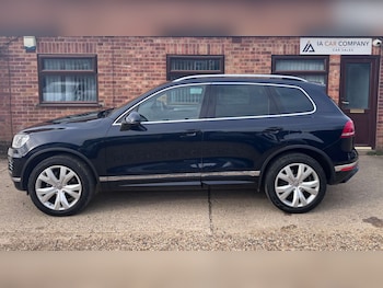 Used Volkswagen Touareg 2014 for sale - 77881401: Photo