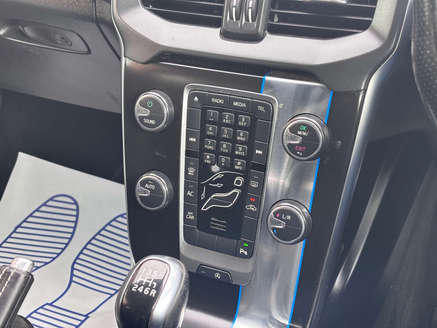 Used Volvo V40 2015 for sale - 78122070: Photo 41