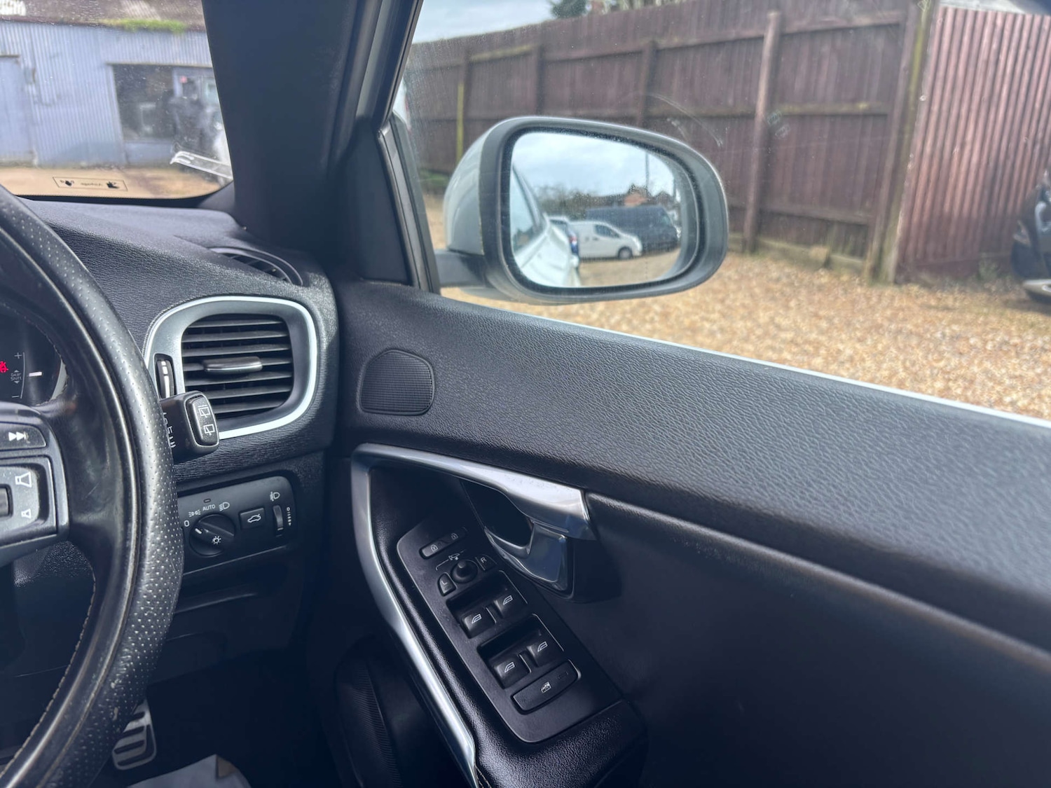 Used Volvo V40 2015 for sale - 78122070: Photo 48