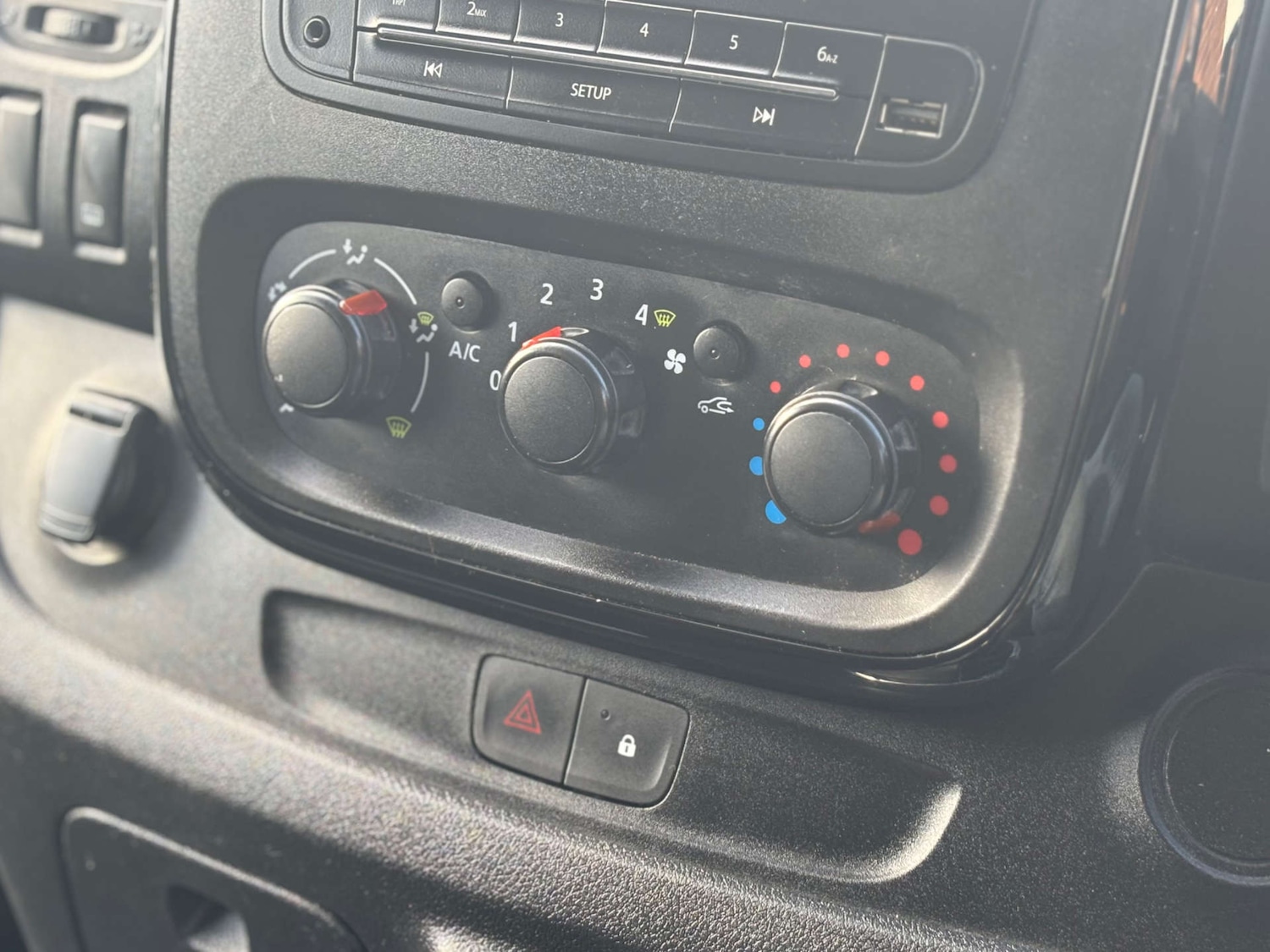 Used Vauxhall Vivaro 2017 for sale - 76681839: Photo 23