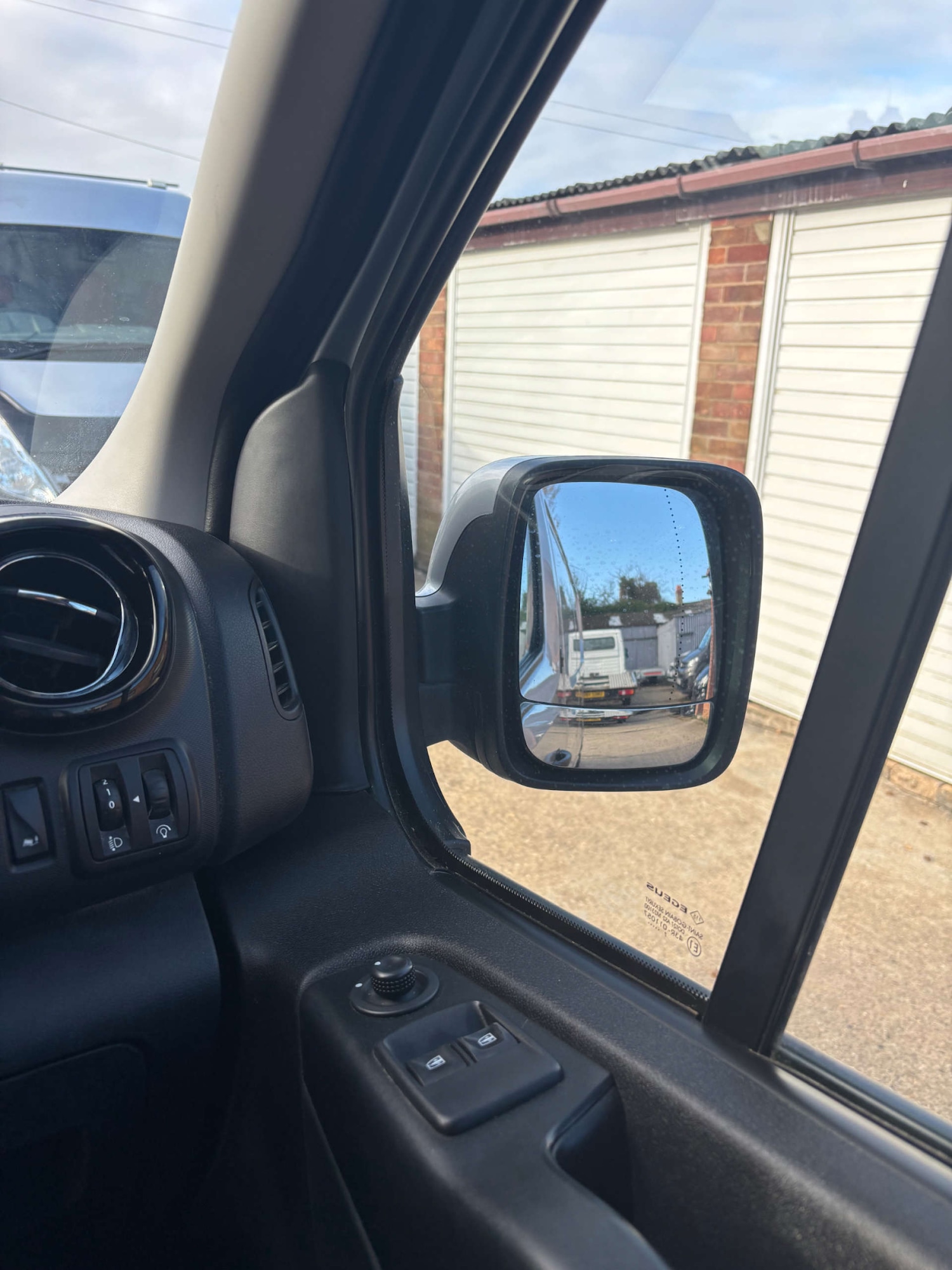 Used Vauxhall Vivaro 2017 for sale - 76681839: Photo 29