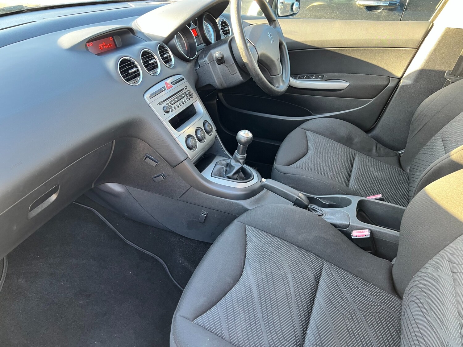 Used Peugeot 308 2010 for sale - 77888714: Photo 13