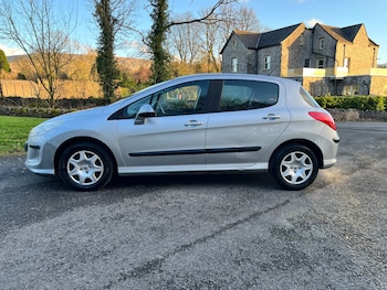 Used Peugeot 308 2010 for sale - 77888714: Photo