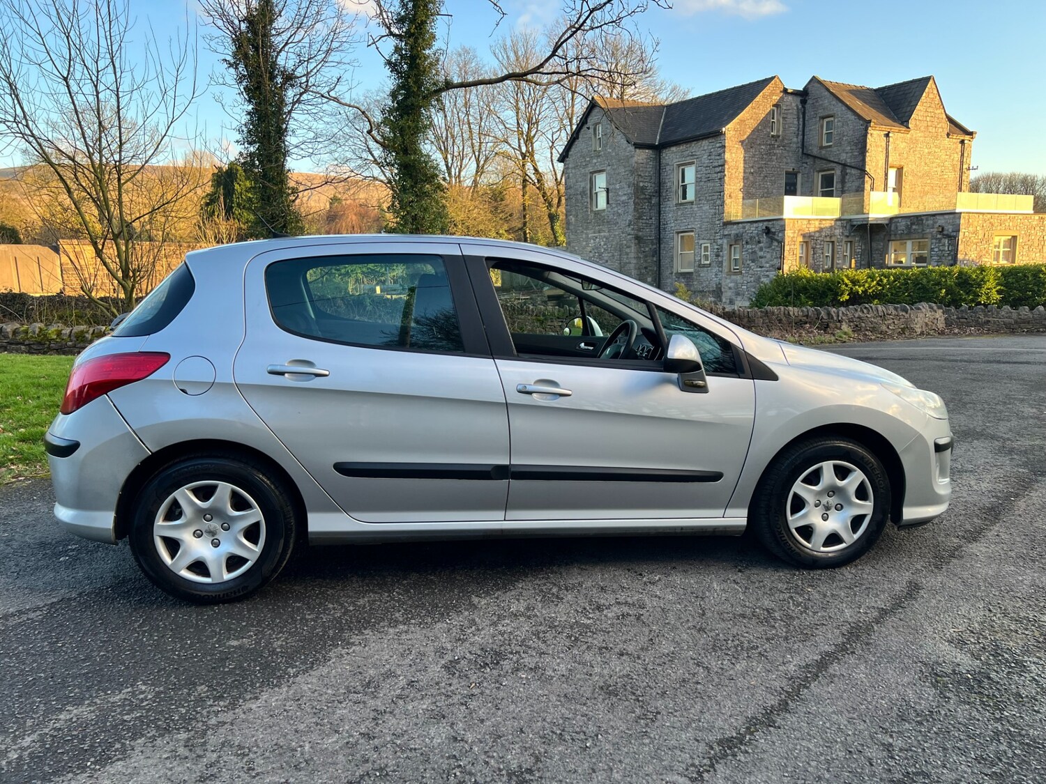 Used Peugeot 308 2010 for sale - 77888714: Photo 9