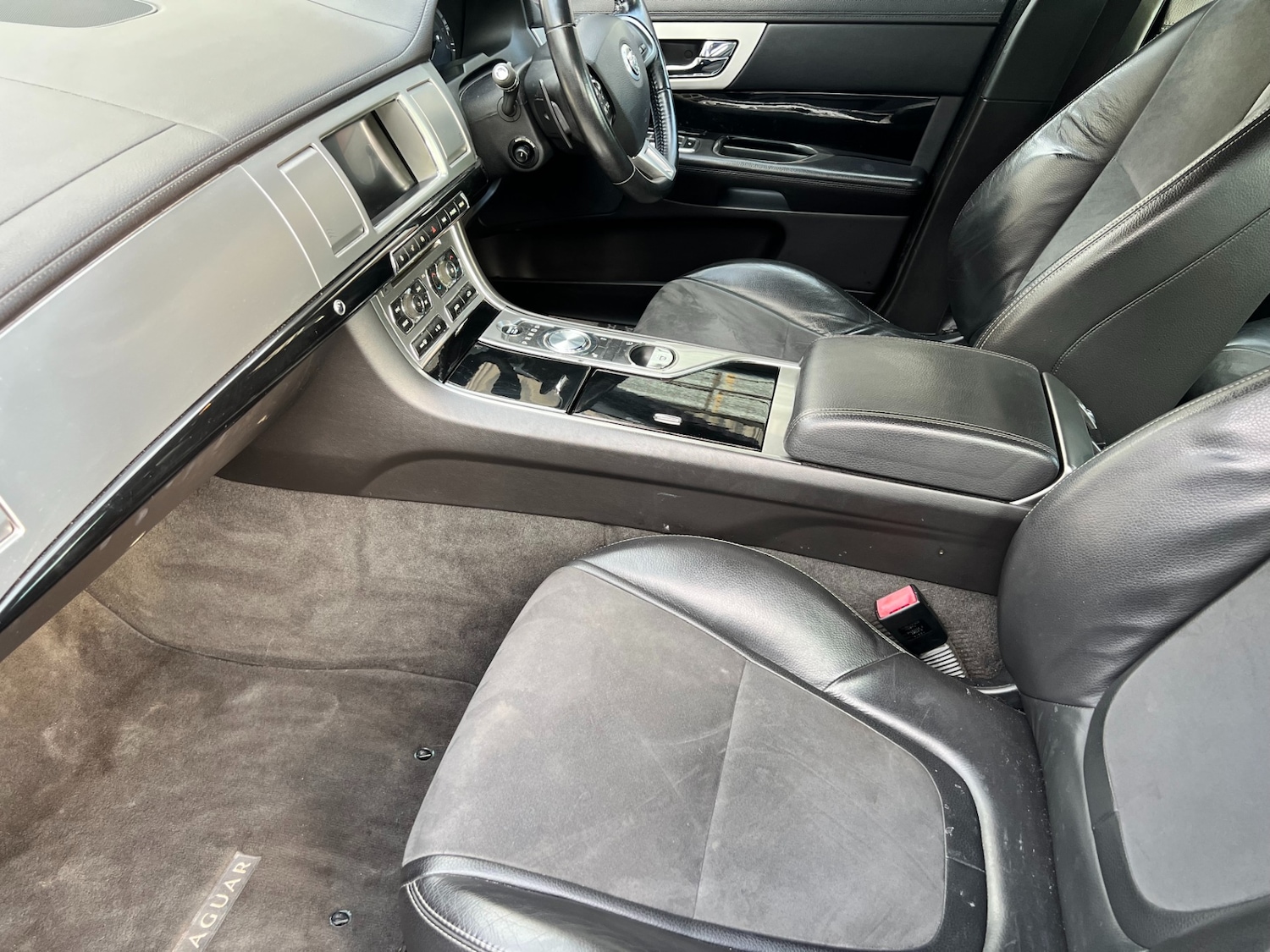 Used Jaguar XF 2012 for sale - 77235993: Photo 11