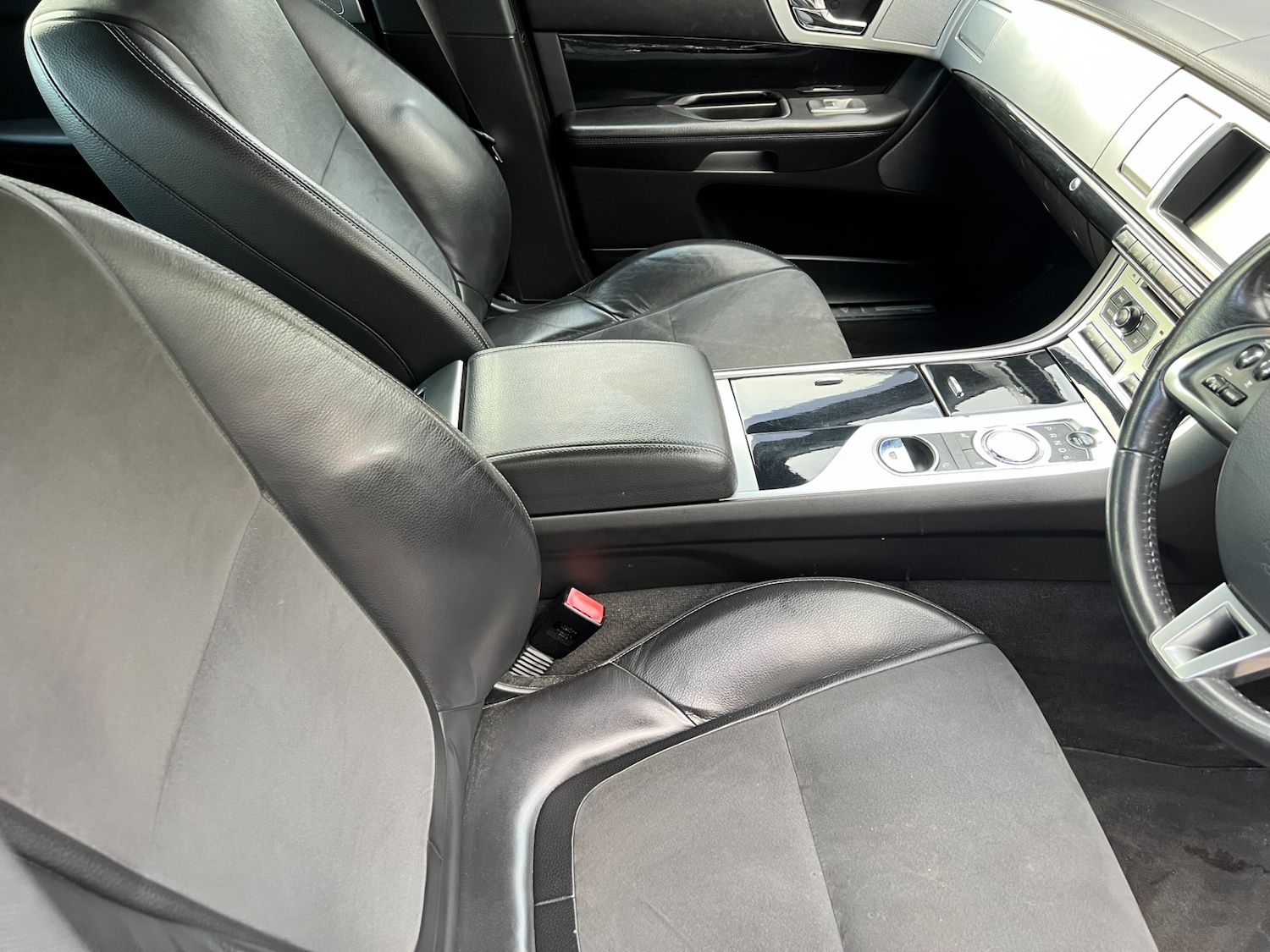 Used Jaguar XF 2012 for sale - 77235993: Photo 8