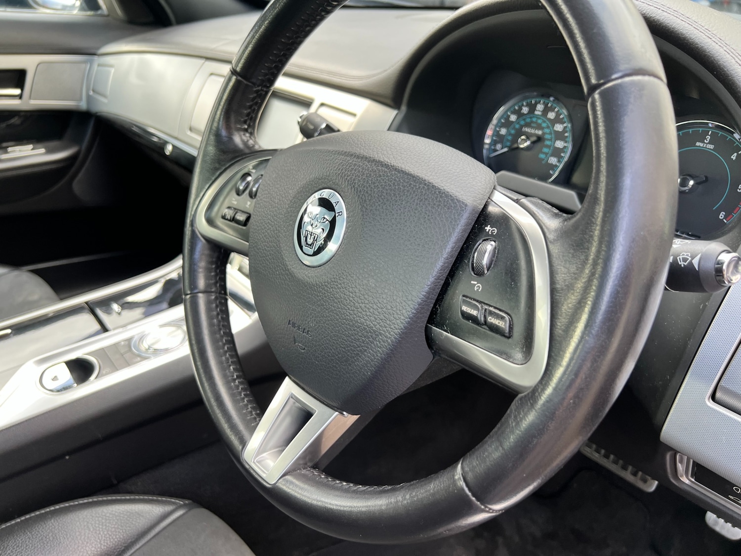 Used Jaguar XF 2012 for sale - 77235993: Photo 9