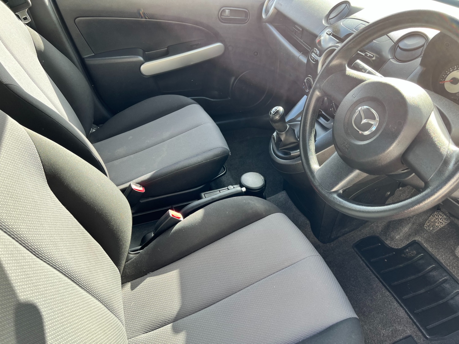 Used Mazda Mazda2 2009 for sale - 77947027: Photo 8