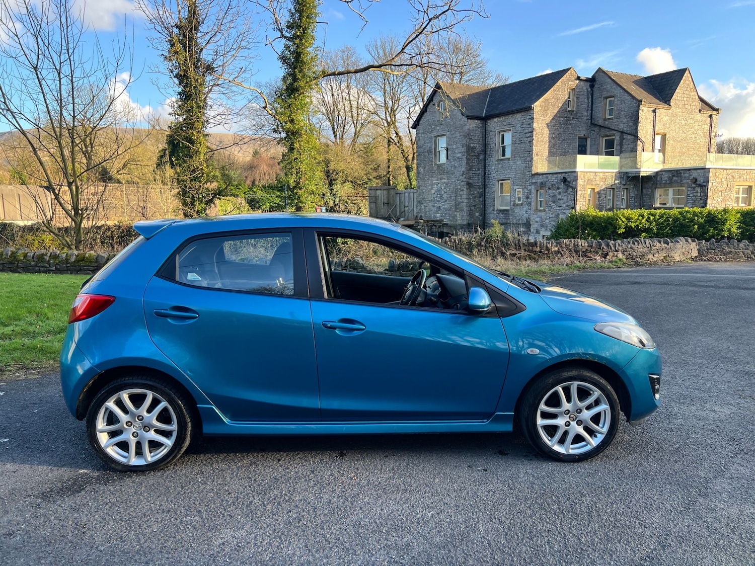 Used Mazda Mazda2 2011 for sale - 77946465: Photo 7