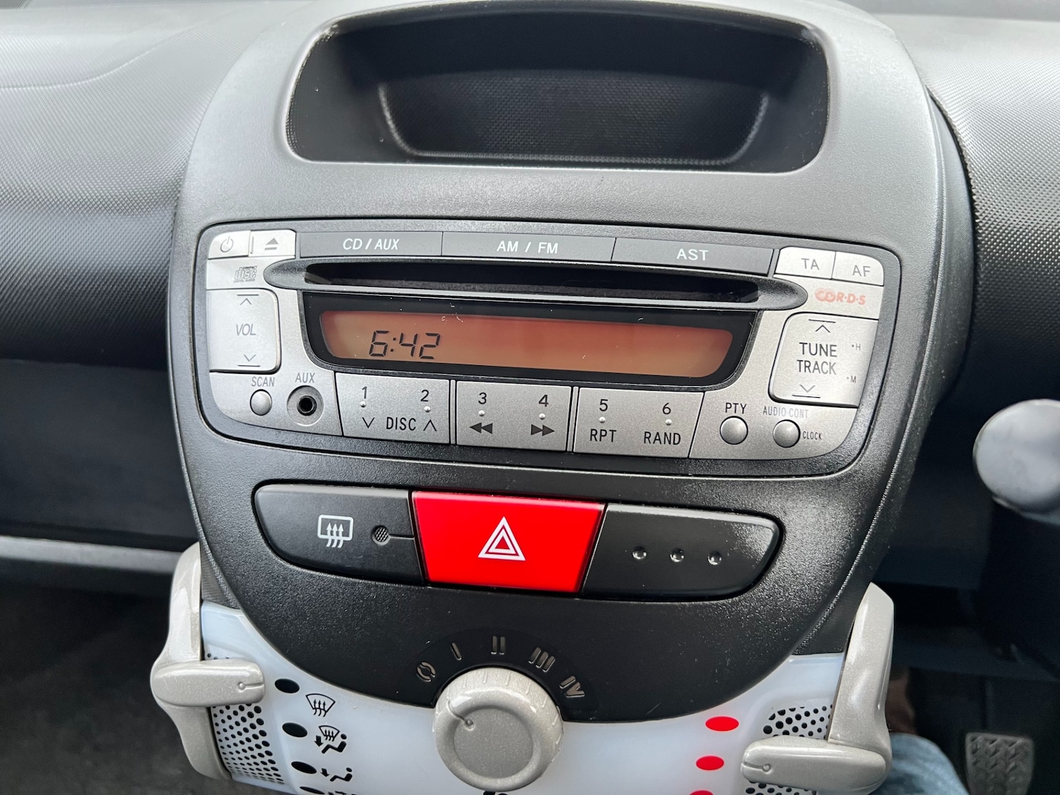 Used Toyota AYGO 2013 for sale - 77474948: Photo 11